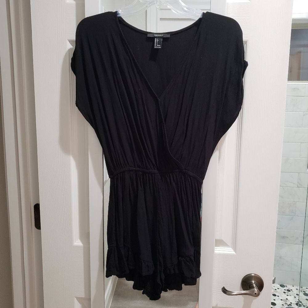 Forever 21 Black Short Sleeve Romper Size S